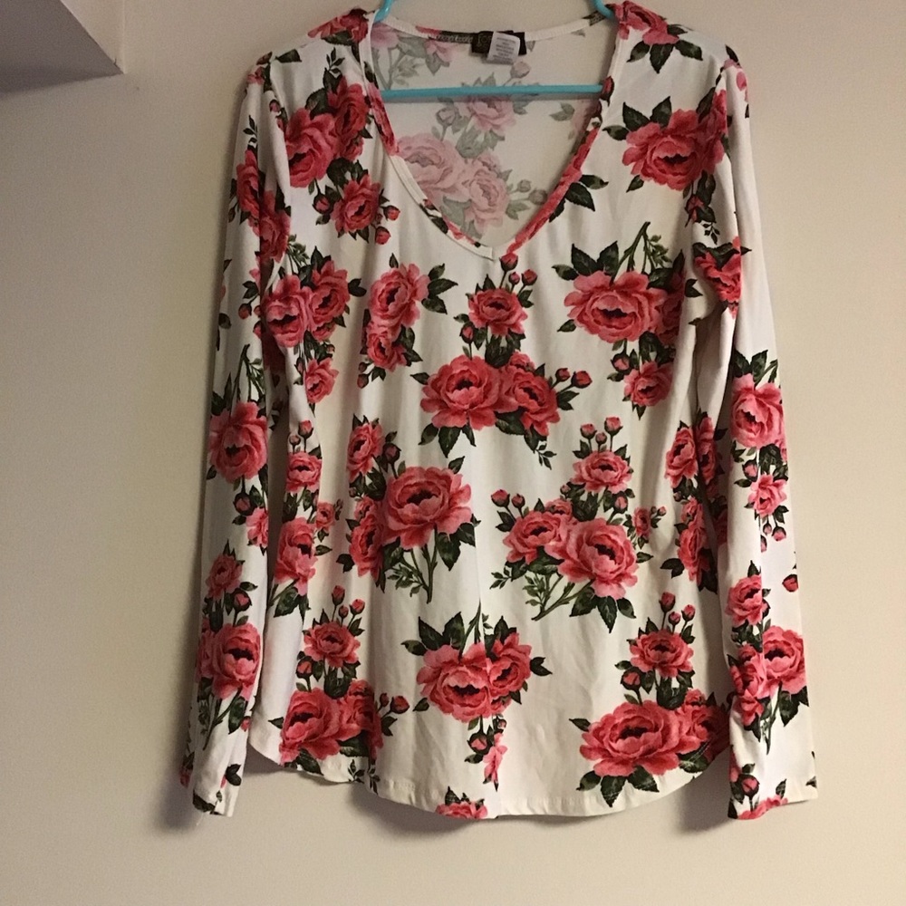 Forbidden Society woman’s top in Size Large. Like new.